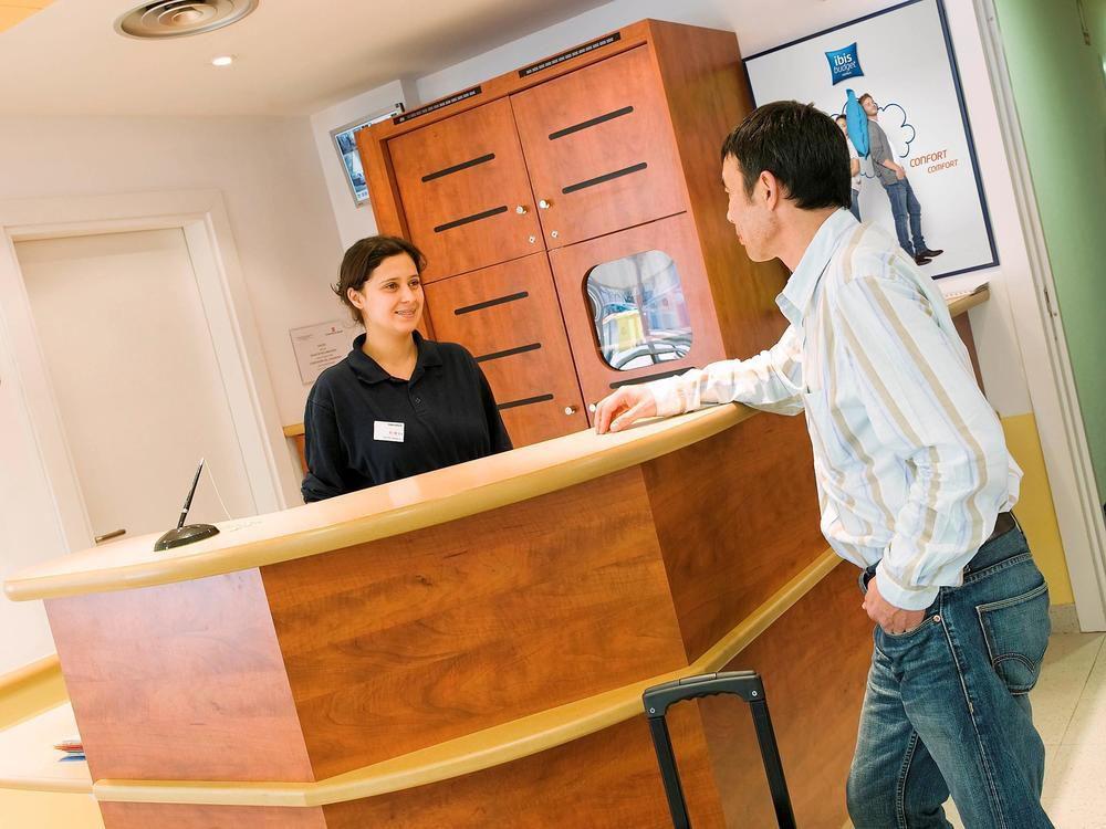 Ibis Budget Rennes Route De Saint Malo Montgermont Екстериор снимка